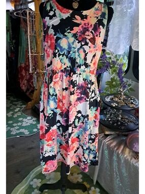 Painted Flower Market Watercolor Floral Midi Dress • Bellamie • Plus Size- XL